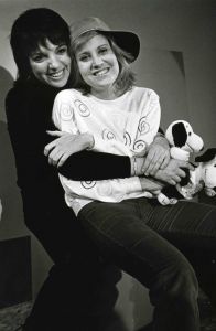 Liza Minelli, Lorna Luft  1982 NYC.jpg